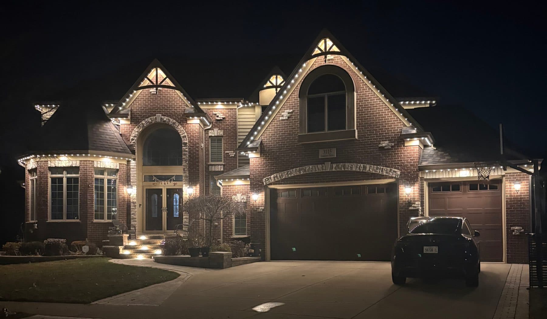 Permanent Home Lighting Installation in Naperville, Plainfield, Oak Brook, Elmhurst, Aurora & Wheaton, Illinois